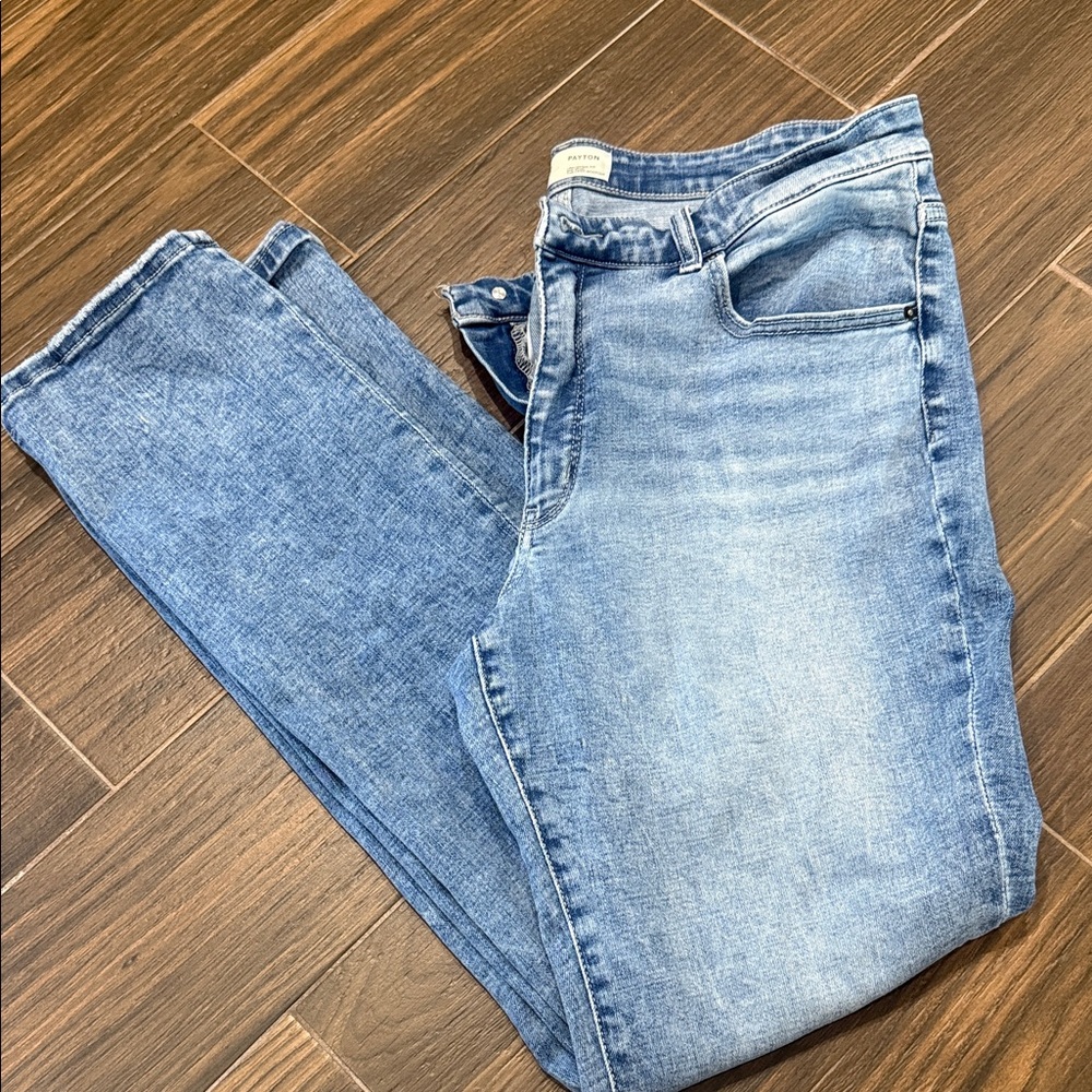 Buckle Womens Blue Jeans 33x32
